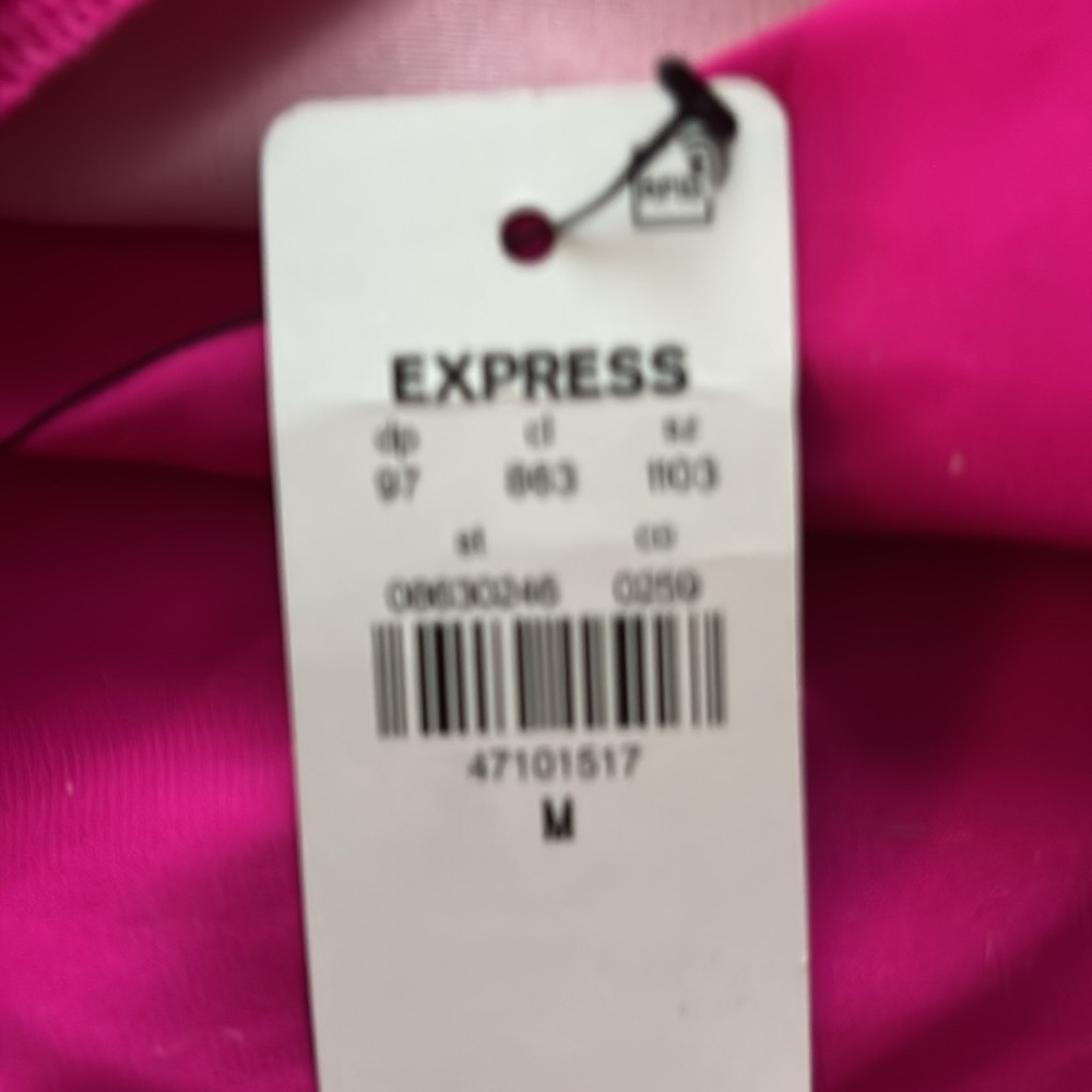 Express halter top SOLD OUT - Picture 5 of 9